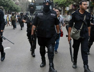 Αίγυπτος : Συνελήφθη υπεύθυνος ΜΚΟ - Μυστήριο γύρω από την υπόθεση